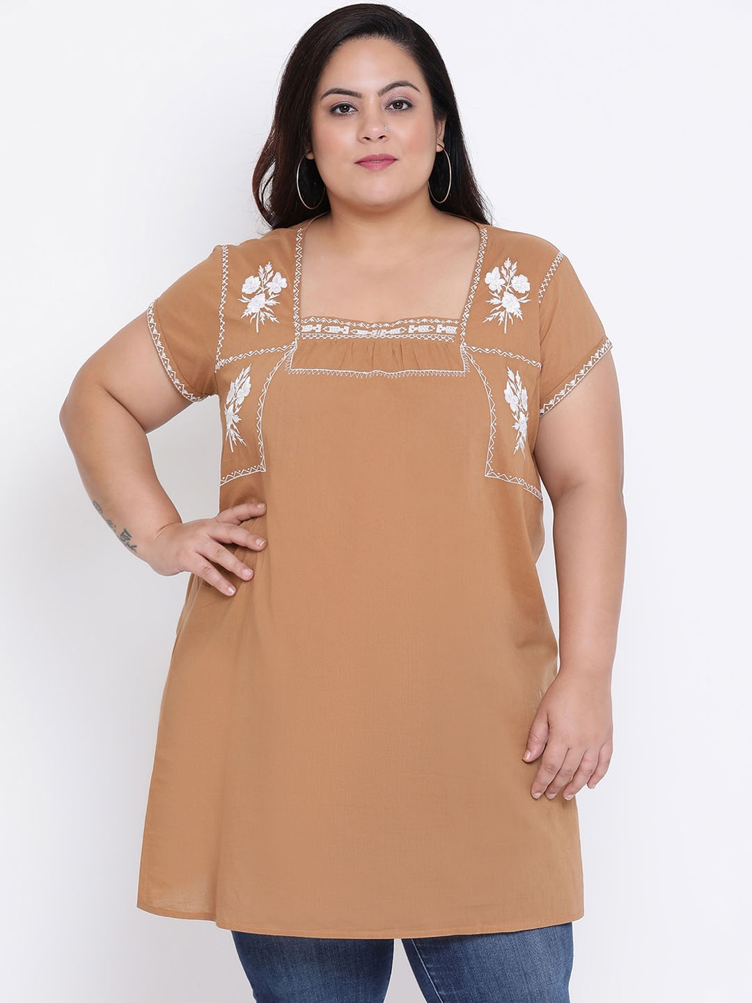 

Oxolloxo Women Brown Solid Embroidered Tunic
