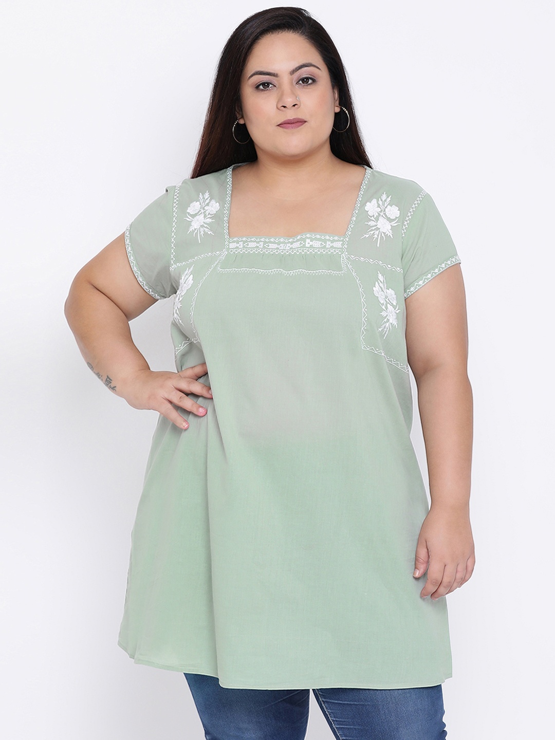 

Oxolloxo Women Mint Green Embroidered Solid Tunic