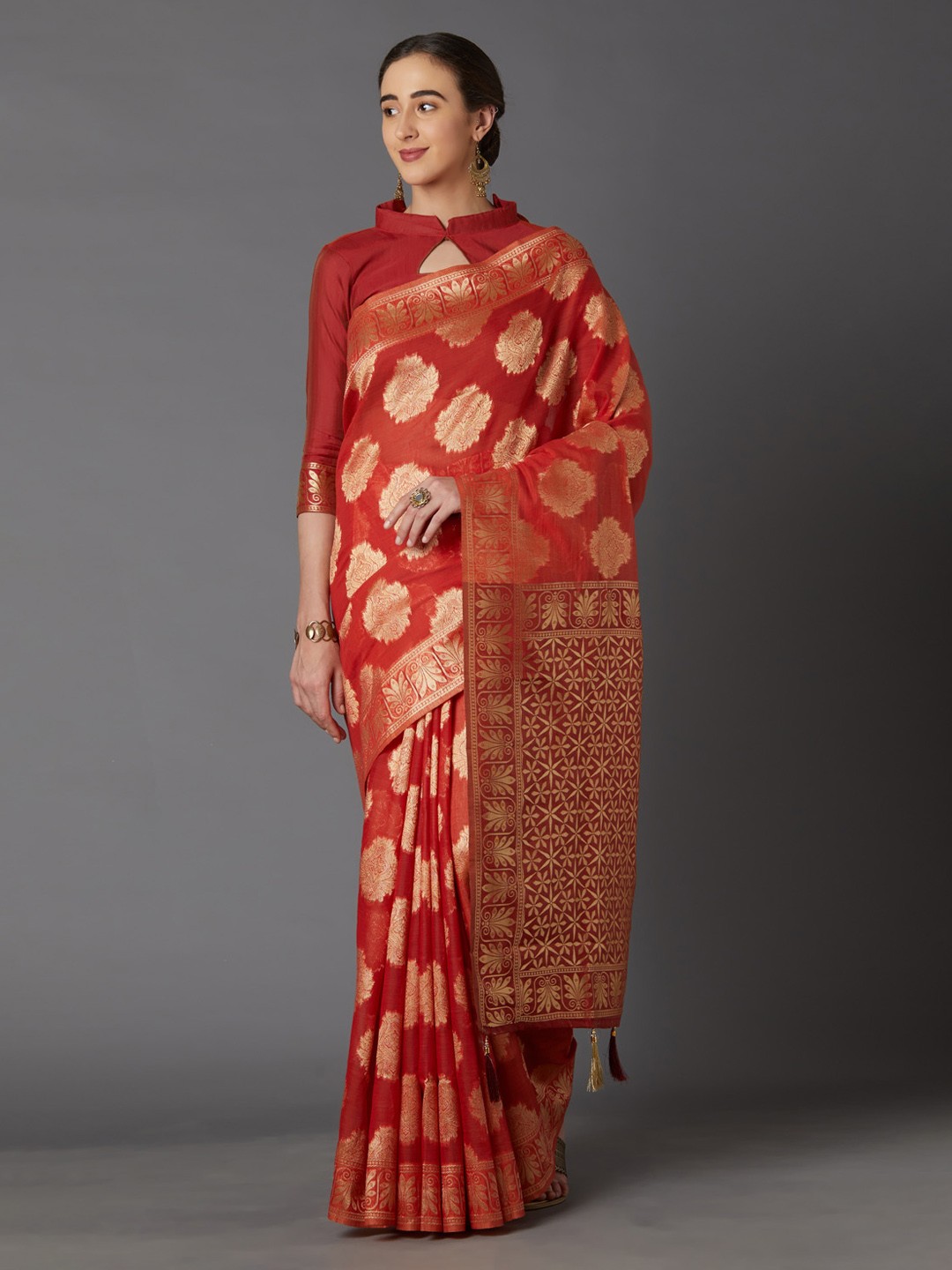 

Mitera Brown & Gold-Toned Silk Blend Woven Design Kanjeevaram Saree