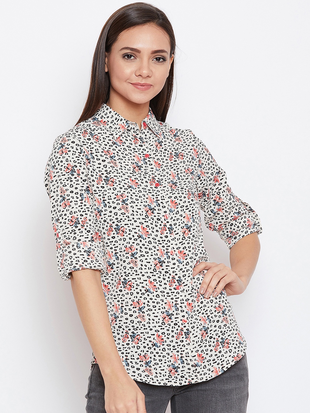 

Ruhaans Women White & Black Regular Fit Printed Casual Shirt