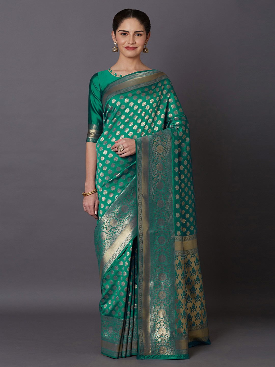 

Mitera Green & Gold-Toned Silk Blend Woven Design Kanjeevaram Saree