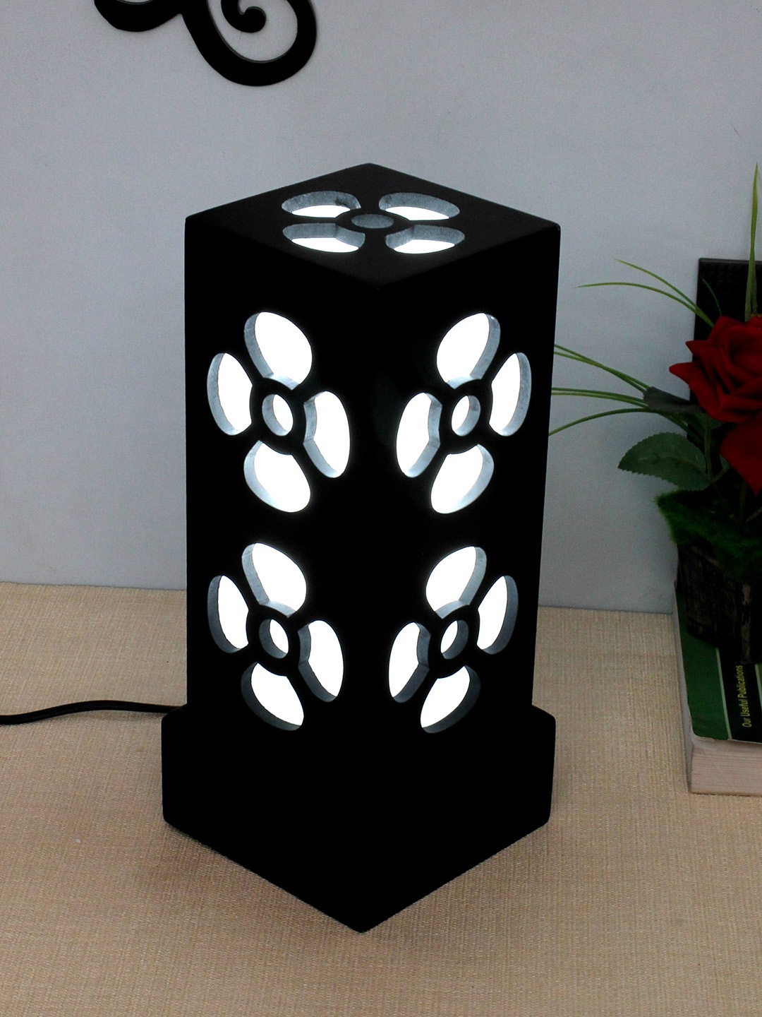 

Home Sparkle Black & White Solid Handcrafted Column Table Lamp