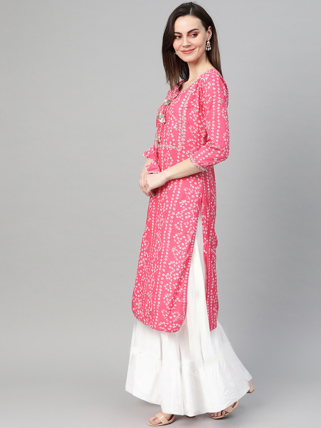 

Ishin Women Pink & White Printed Straight Kurta