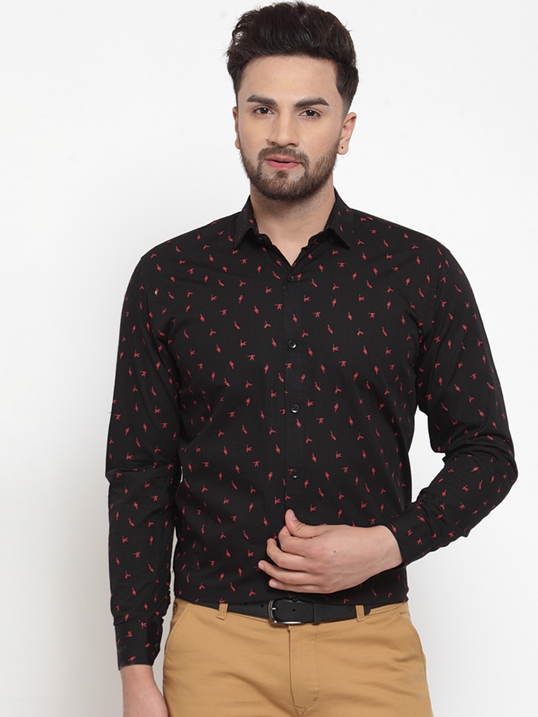

JAINISH Men Black & Red Regular Fit Printed Semiformal Shirt