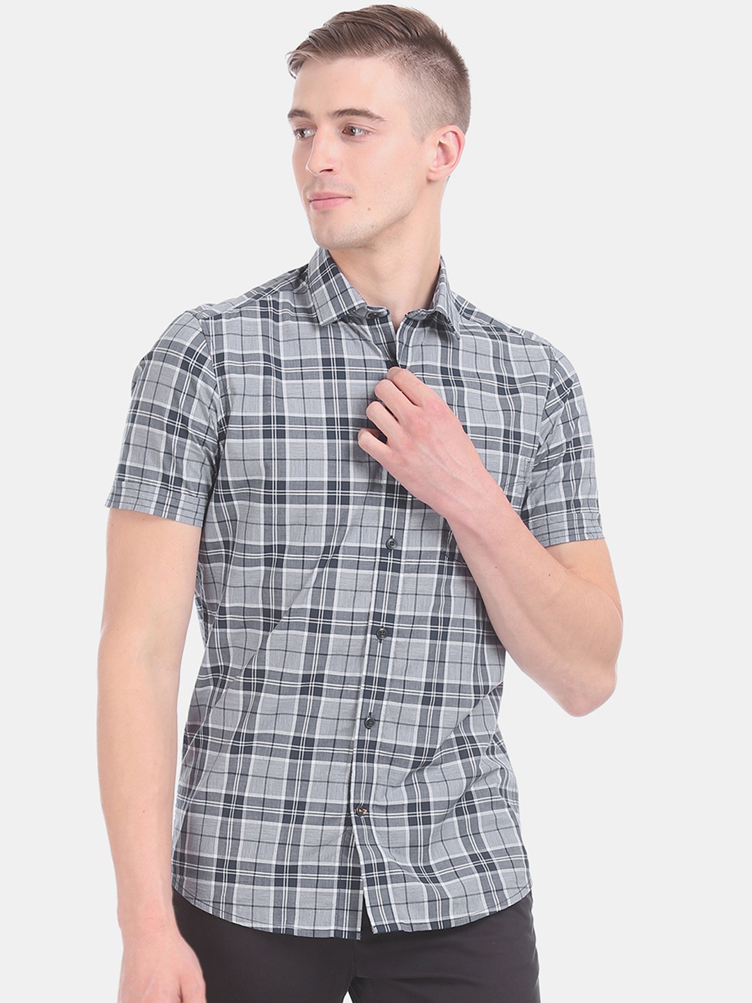 

Arrow Sport Men Grey Slim Fit Checked Casual Shirt