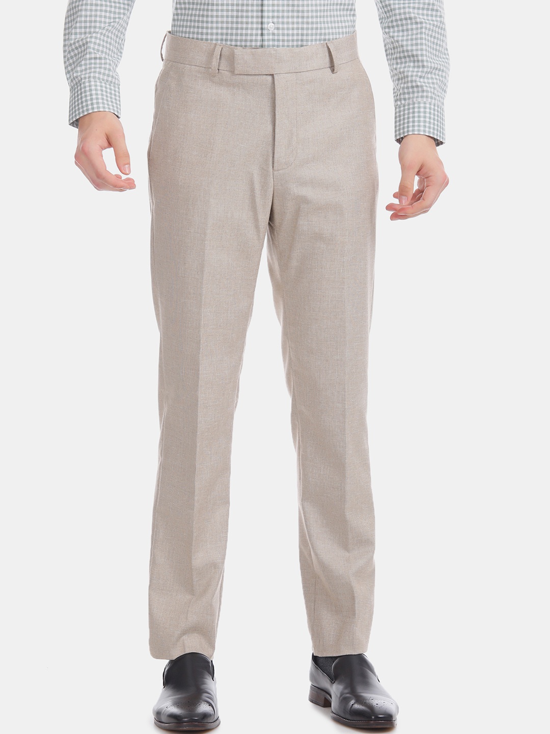 

Excalibur Men Beige Slim Fit Solid Formal Trousers