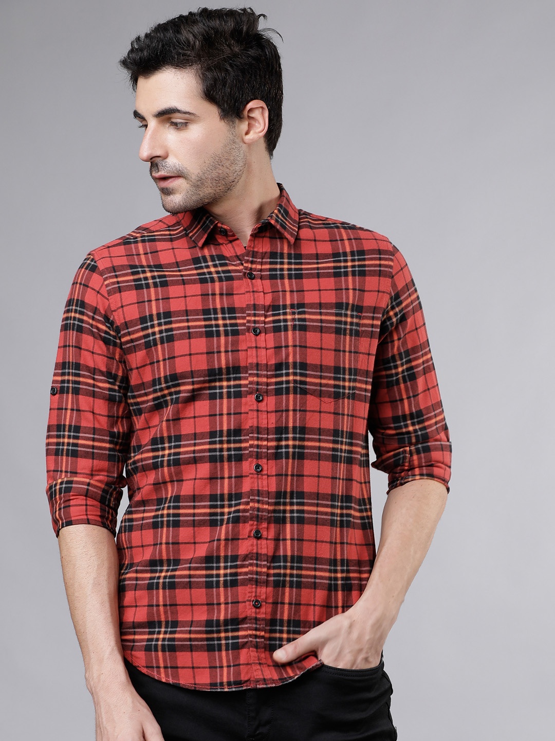 

LOCOMOTIVE Men Red & Black Slim Fit Checked Casual Shirt
