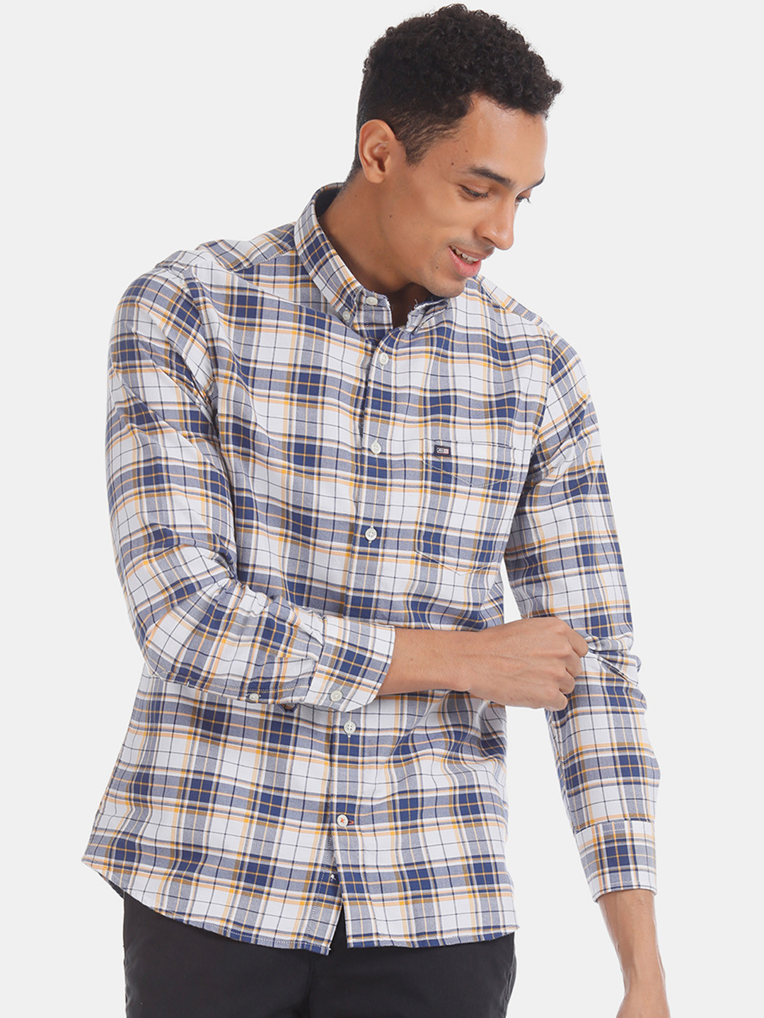 

Arrow Sport Men White & Blue Slim Fit Checked Casual Shirt