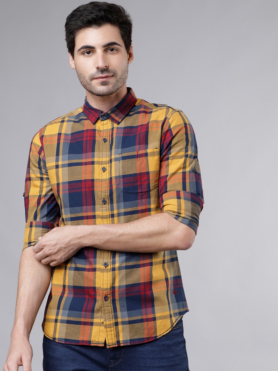 

LOCOMOTIVE Men Mustard Yellow & Navy Blue Slim Fit Checked Casual Shirt