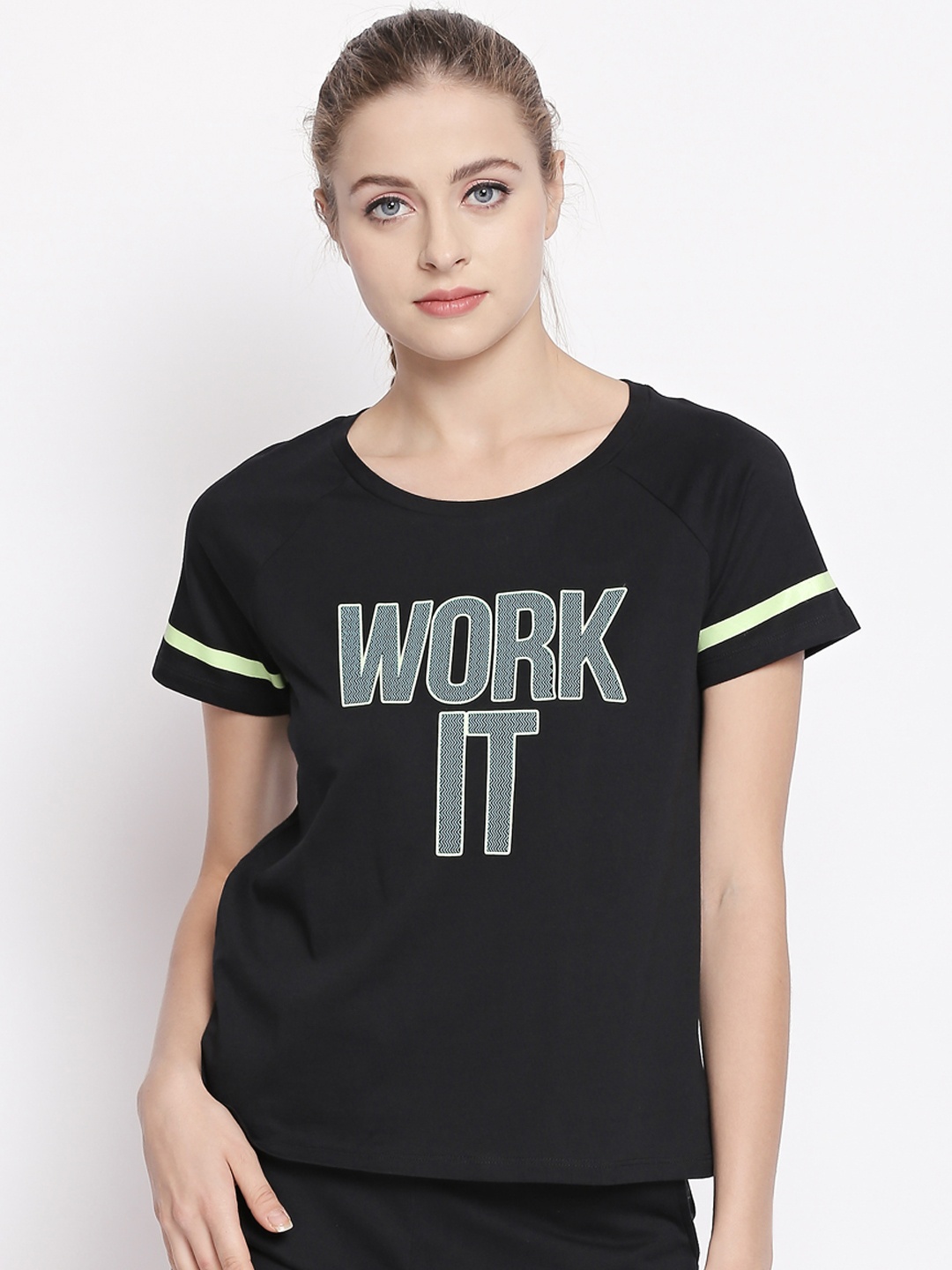 

Ajile by Pantaloons Women Black Printed Round Neck Pure Cotton T-shirt
