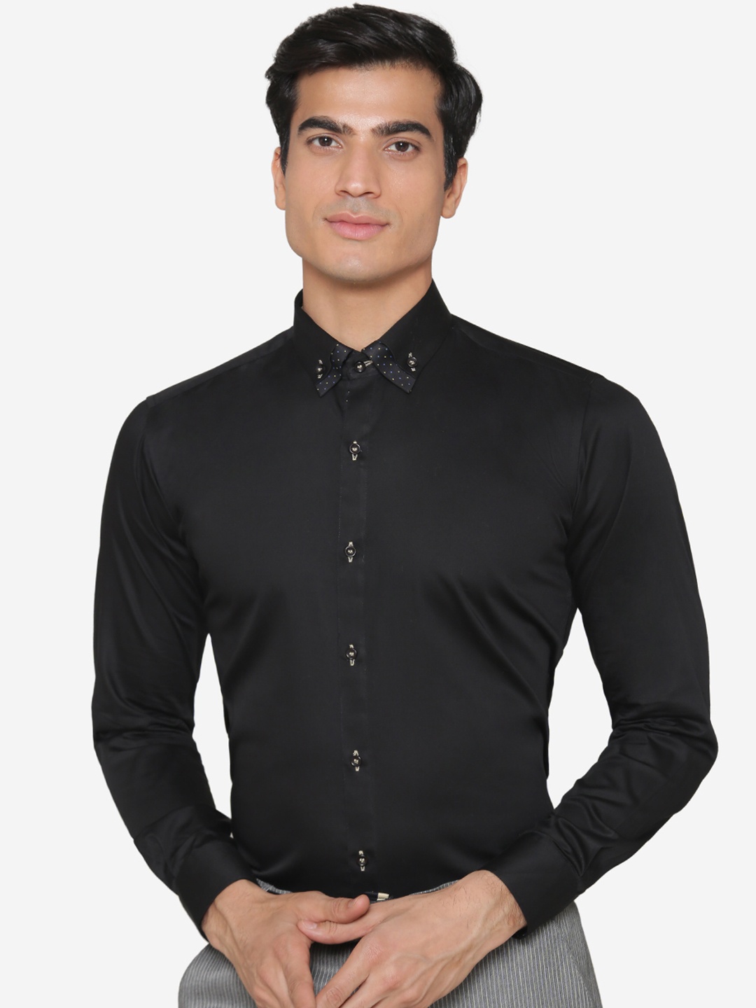 

ManQ Men Black Slim Fit Solid Casual Shirt