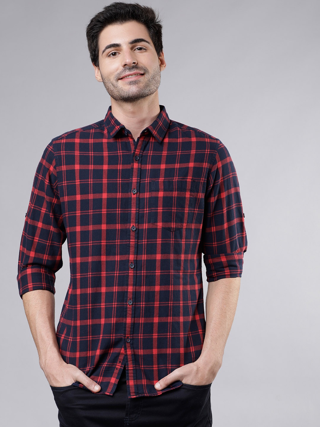 

LOCOMOTIVE Men Navy Blue & Red Slim Fit Checked Casual Shirt