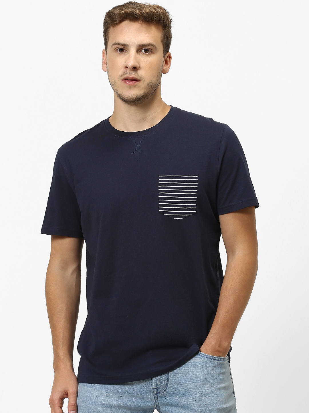 

Celio Men Navy Blue Solid Round Neck T-shirt