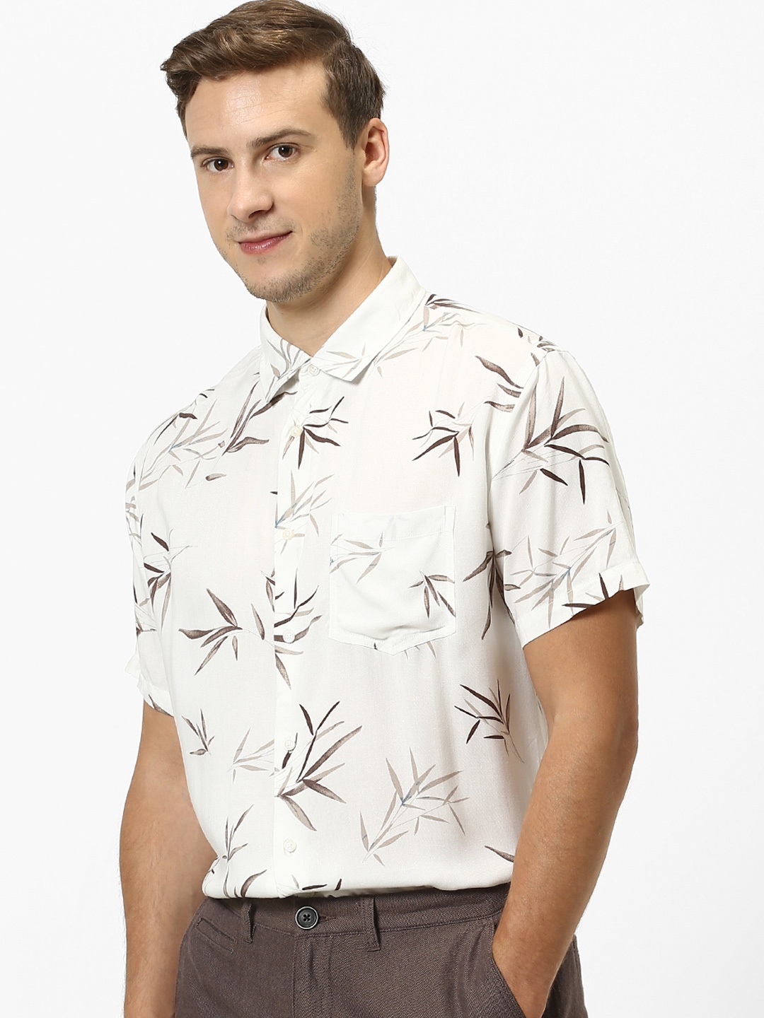 

Celio Men Off-White & Brown Regular Fit Printed Casual Shirt