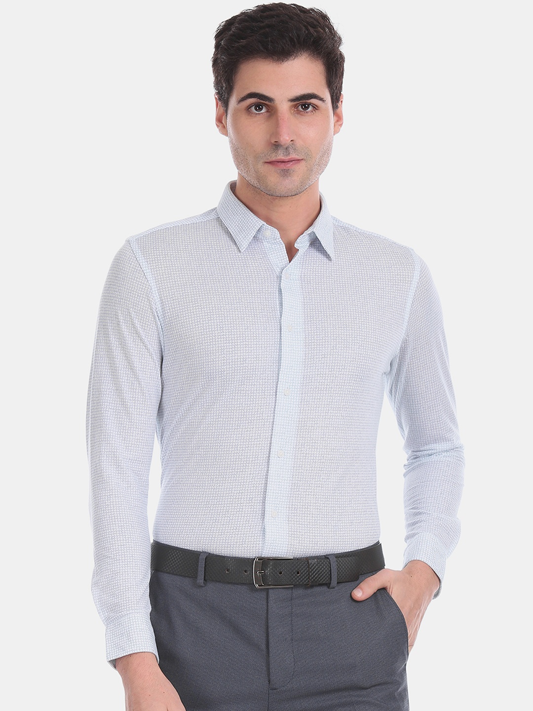 

Arrow Men White & Navy Blue Slim Fit Printed Formal Shirt