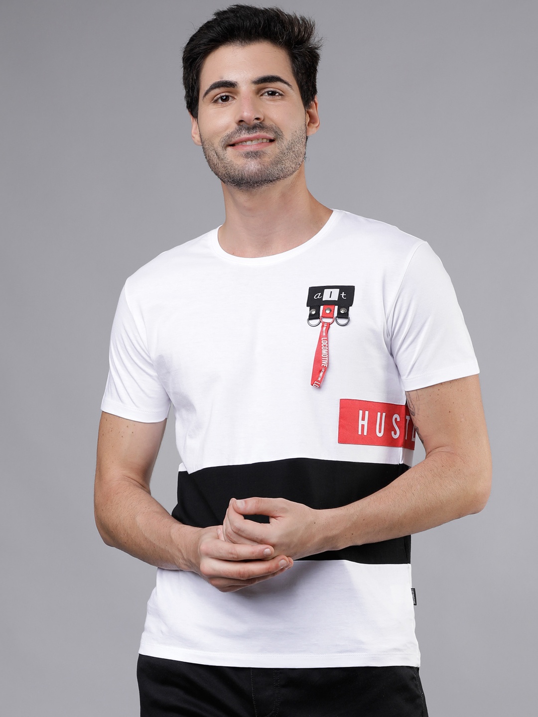 

LOCOMOTIVE Men White & Black Colourblocked Round Neck T-shirt