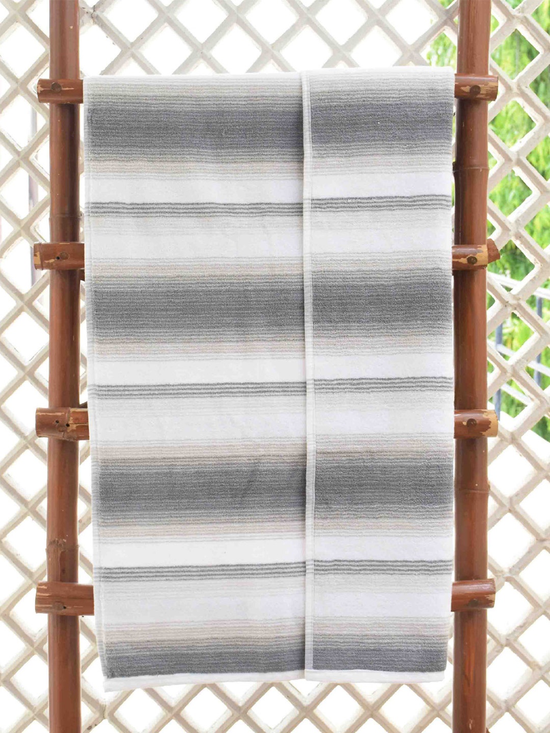 

Avira Home Grey & White Striped 600 GSM Bath Towel