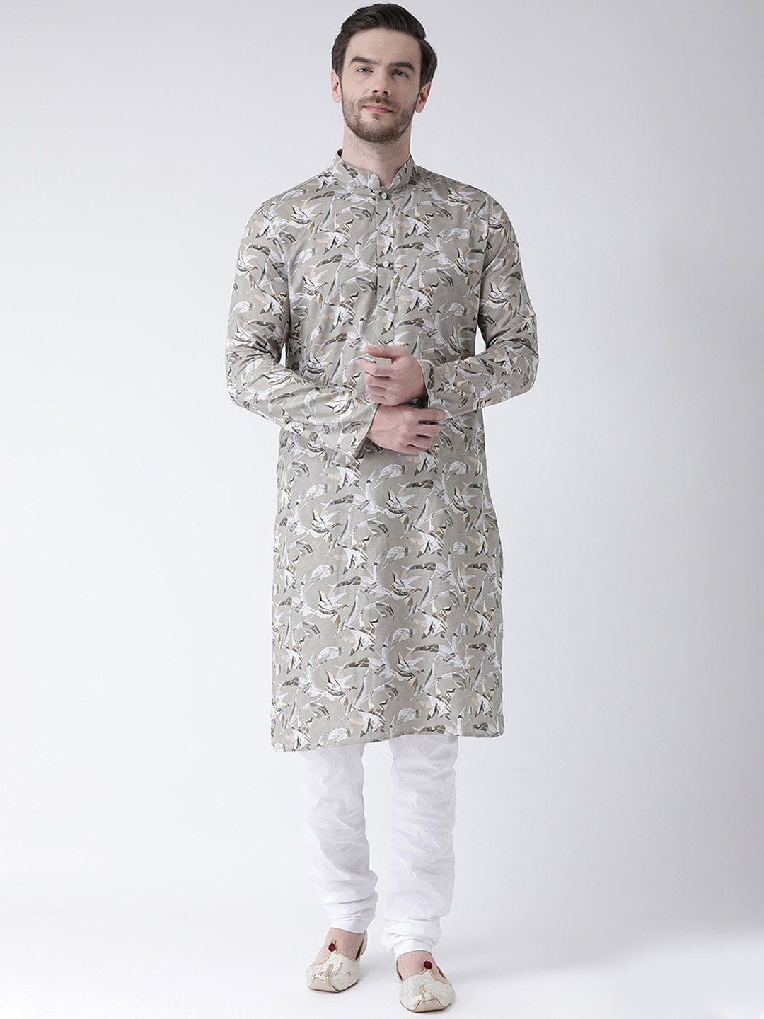 

DEYANN Men Grey & White Printed Kurta with Churidar