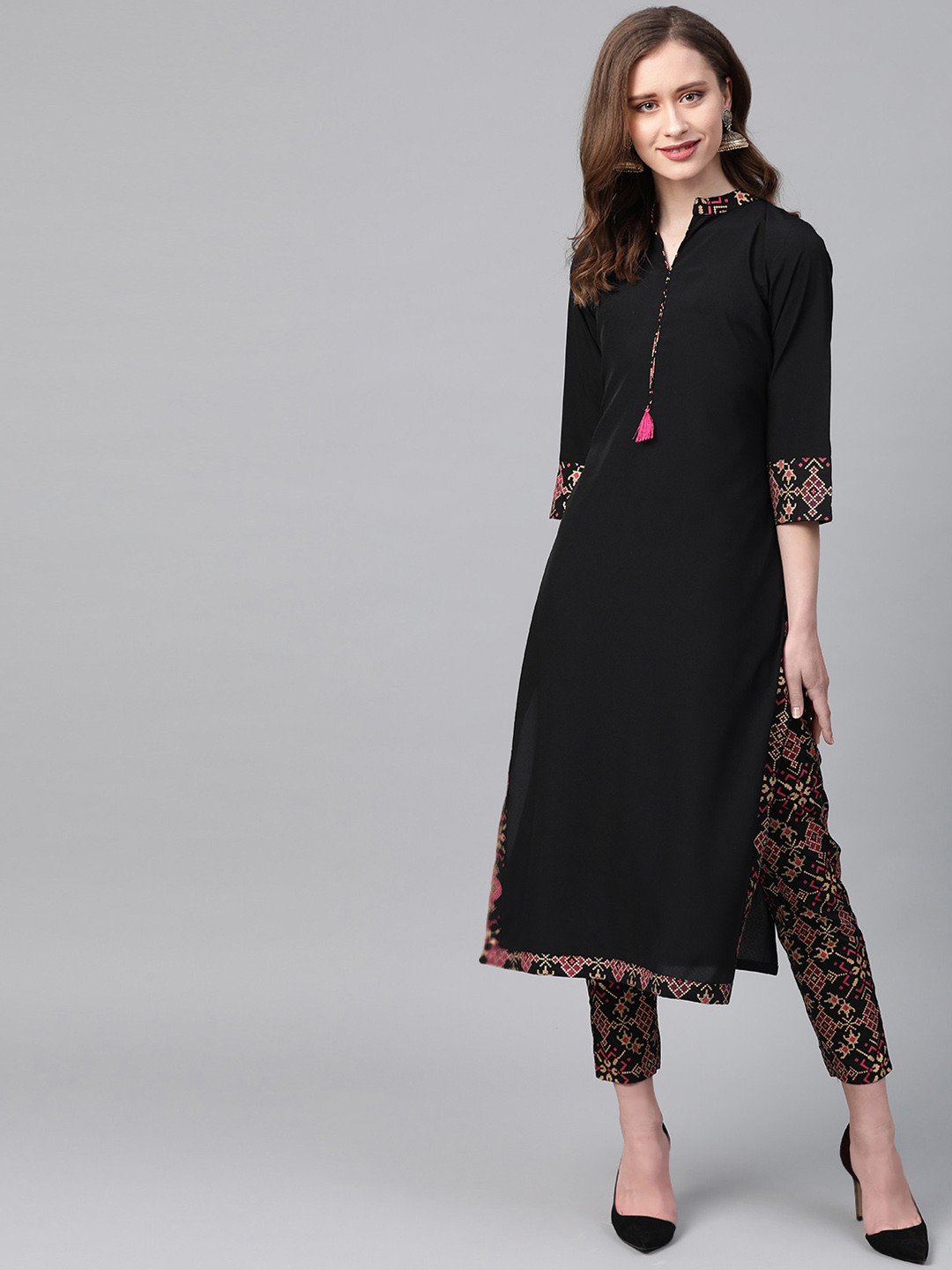 

ZIYAA Women Black Solid Straight Kurta