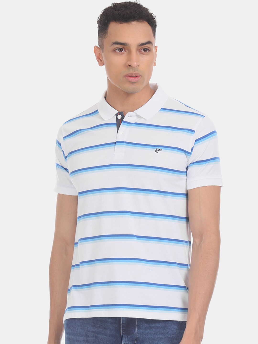 

Ruggers Men White & Blue Striped Polo Collar T-shirt