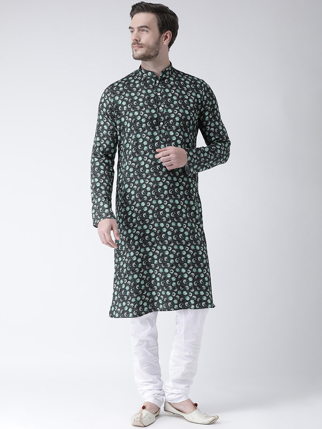 

DEYANN Men Green & White Printed Kurta with Churidar