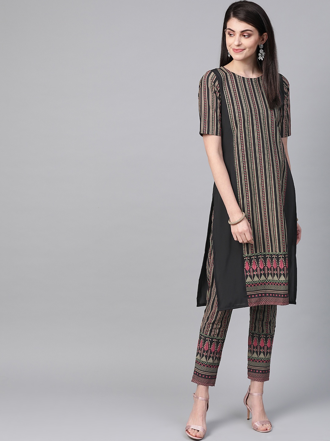 

ZIYAA Women Black & Off-White Printed Straight Kurta