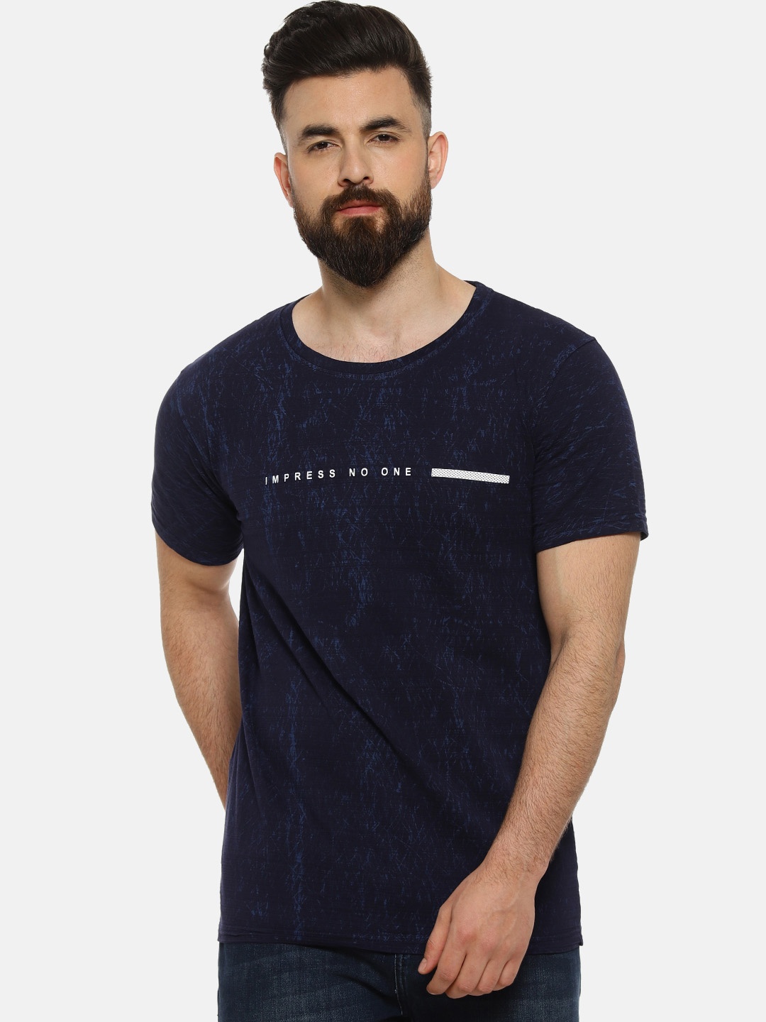 

Campus Sutra Men Navy Blue Solid Round Neck T-shirt