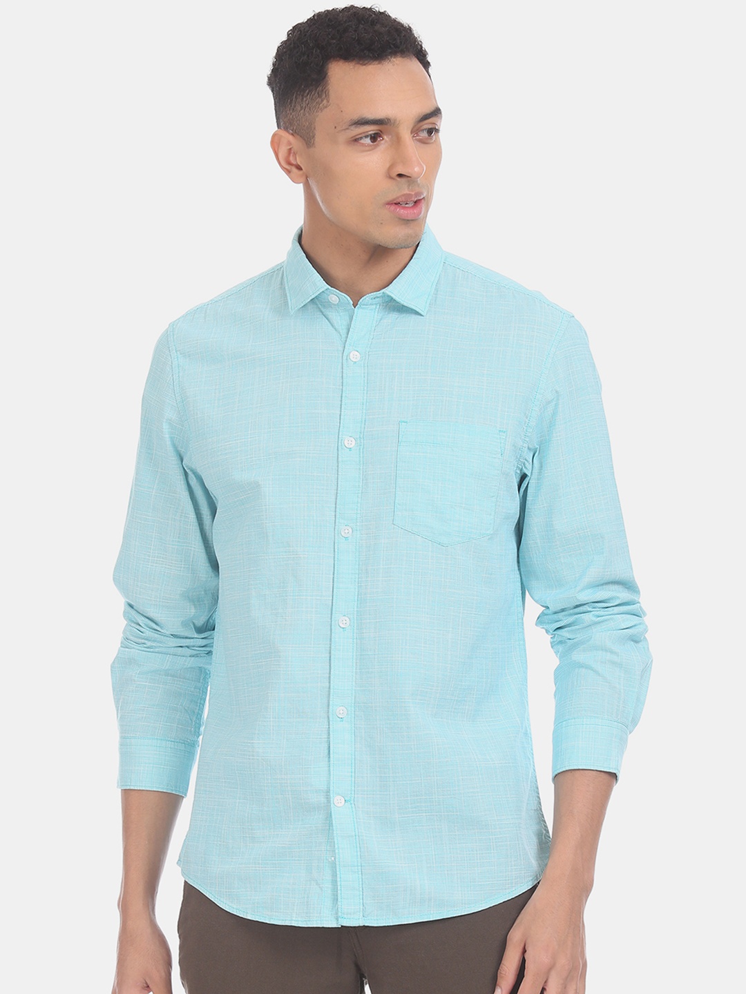 

Ruggers Men Green Regular Fit Solid Casual Shirt