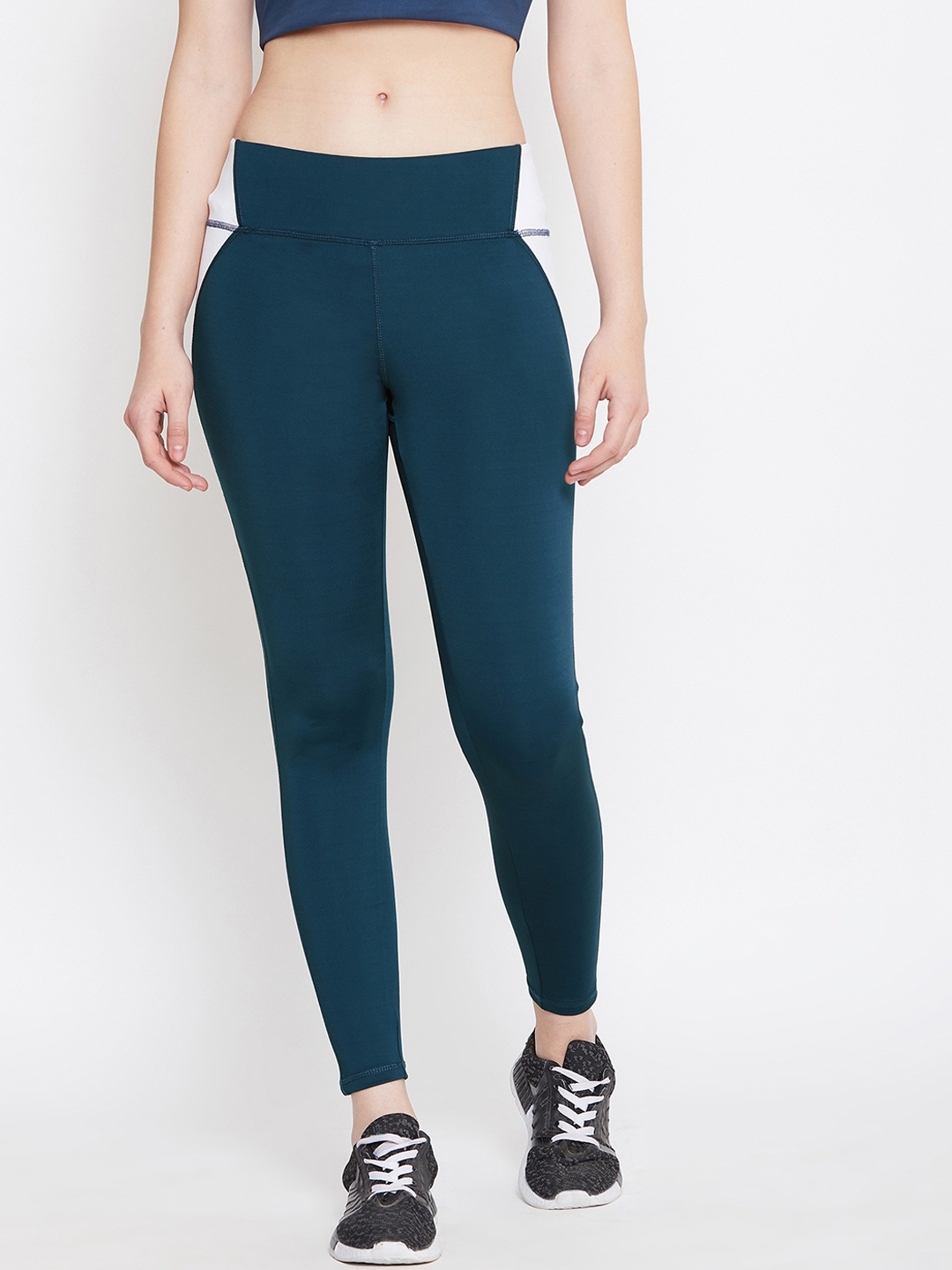 

PERFKT-U Women Blue & White Colourblocked Rapid-Dry Training Tights