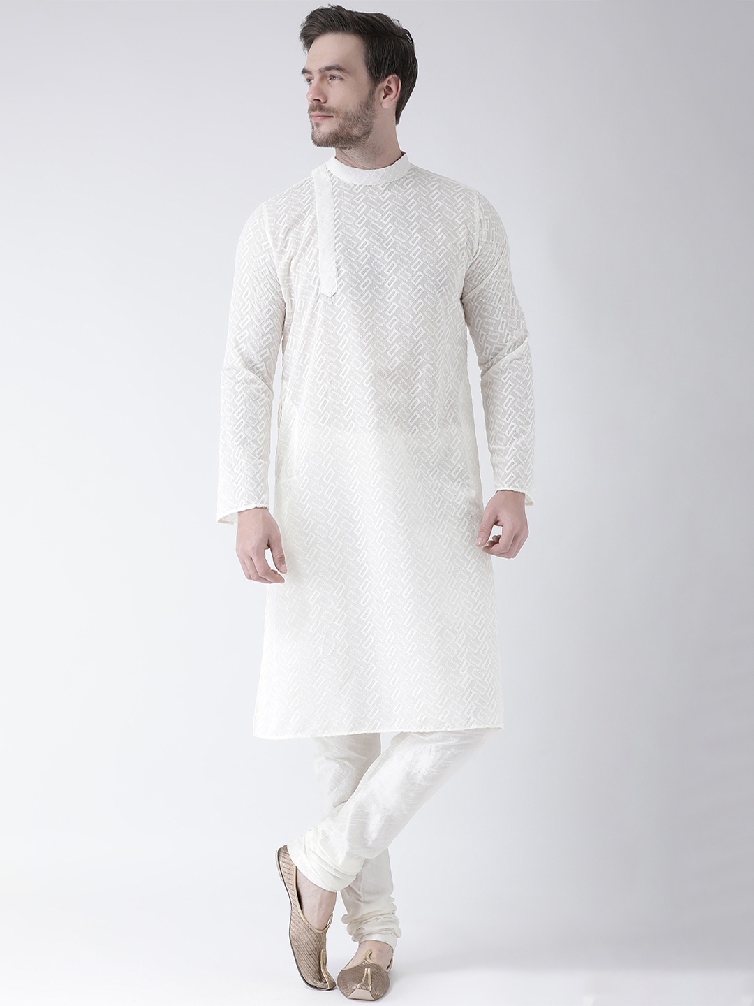 

DEYANN Men Off-White Embroidered Kurta with Churidar