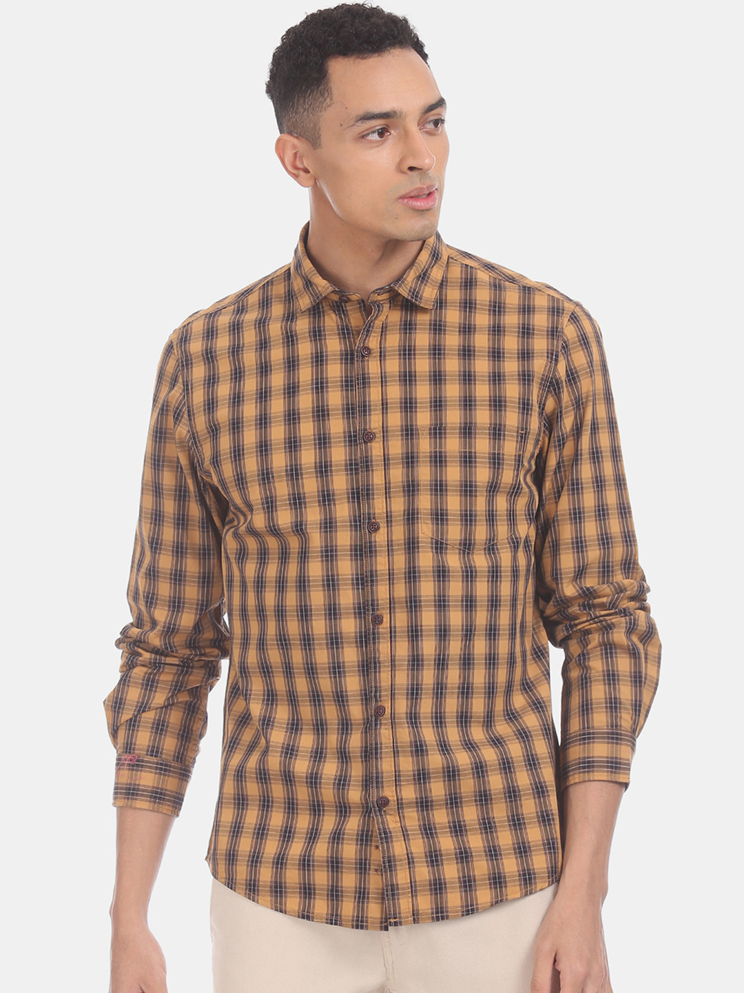 

Ruggers Men Beige & Navy Blue Regular Fit Checked Casual Shirt