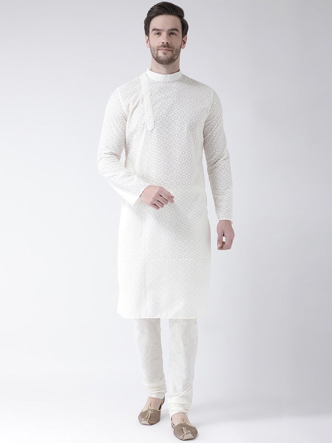 

DEYANN Men Off-White Embroidered Kurta with Churidar
