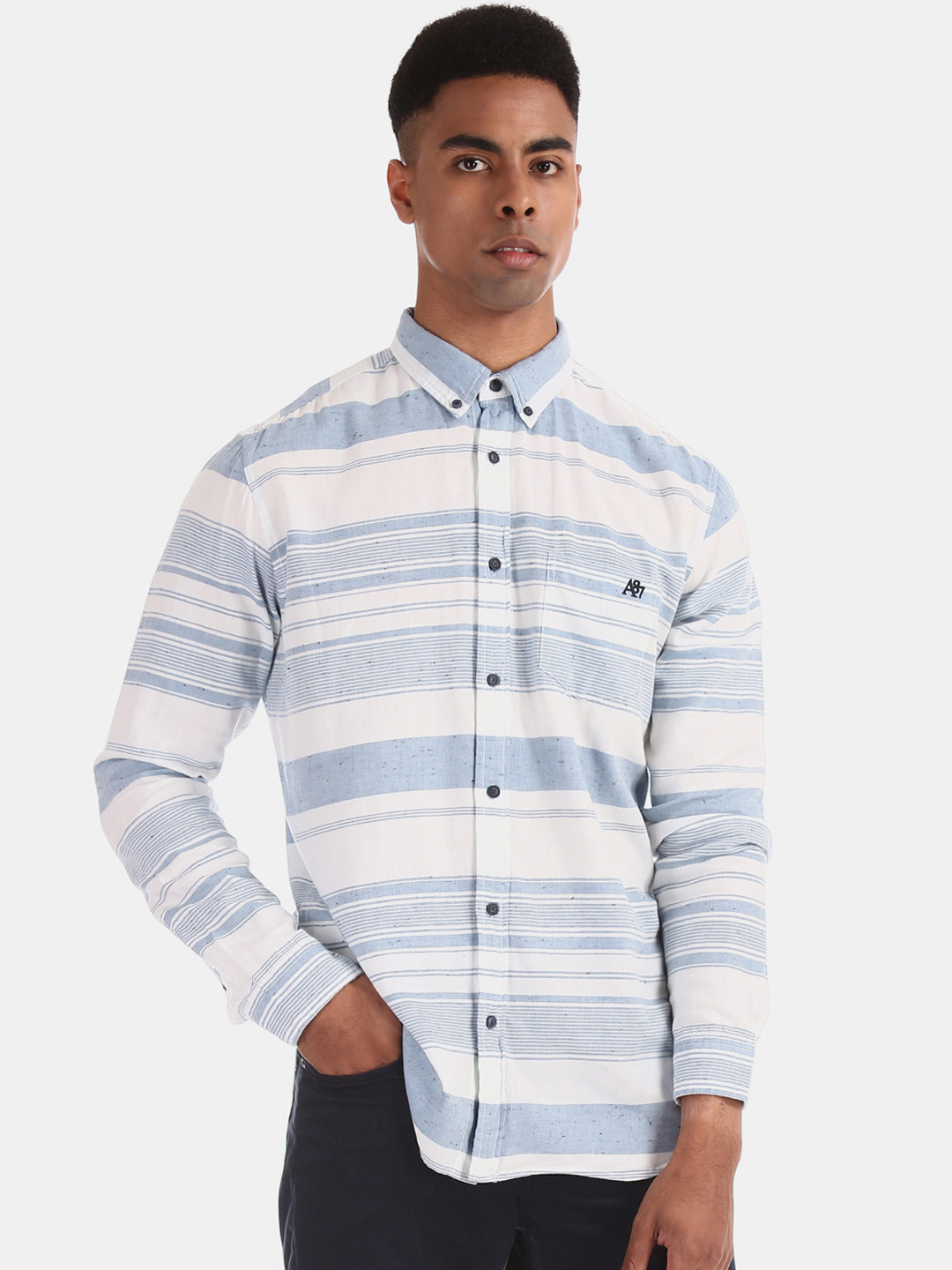 

Aeropostale Men Blue & White Regular Fit Striped Casual Shirt