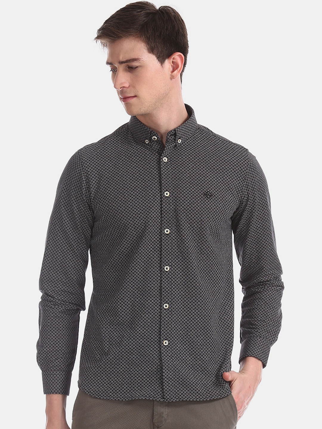 

Arrow Sport Men Grey & White Slim Fit Printed Casual Shirt
