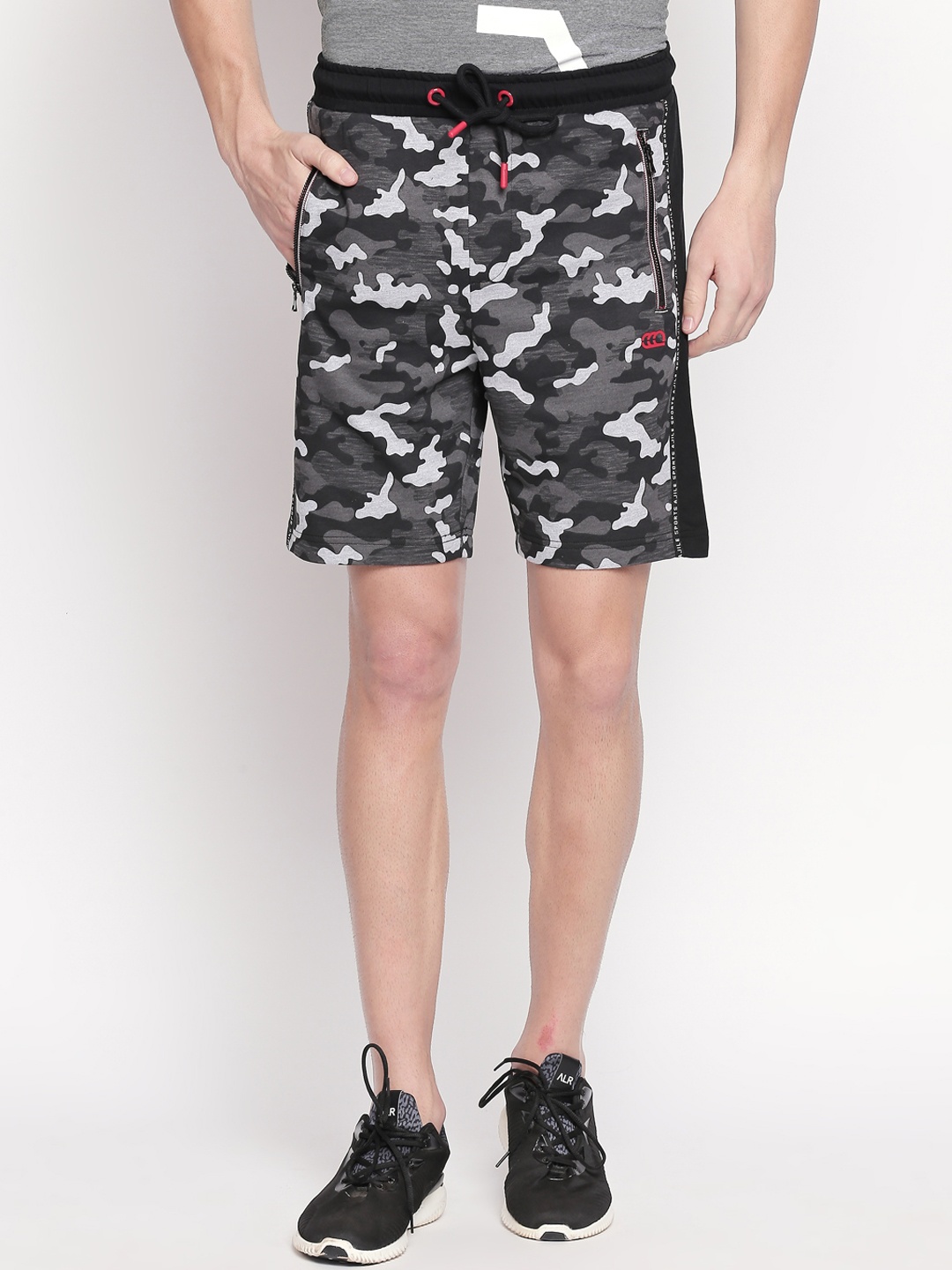 

Ajile by Pantaloons Men Grey Camouflage Printed Slim Fit Regular Shorts