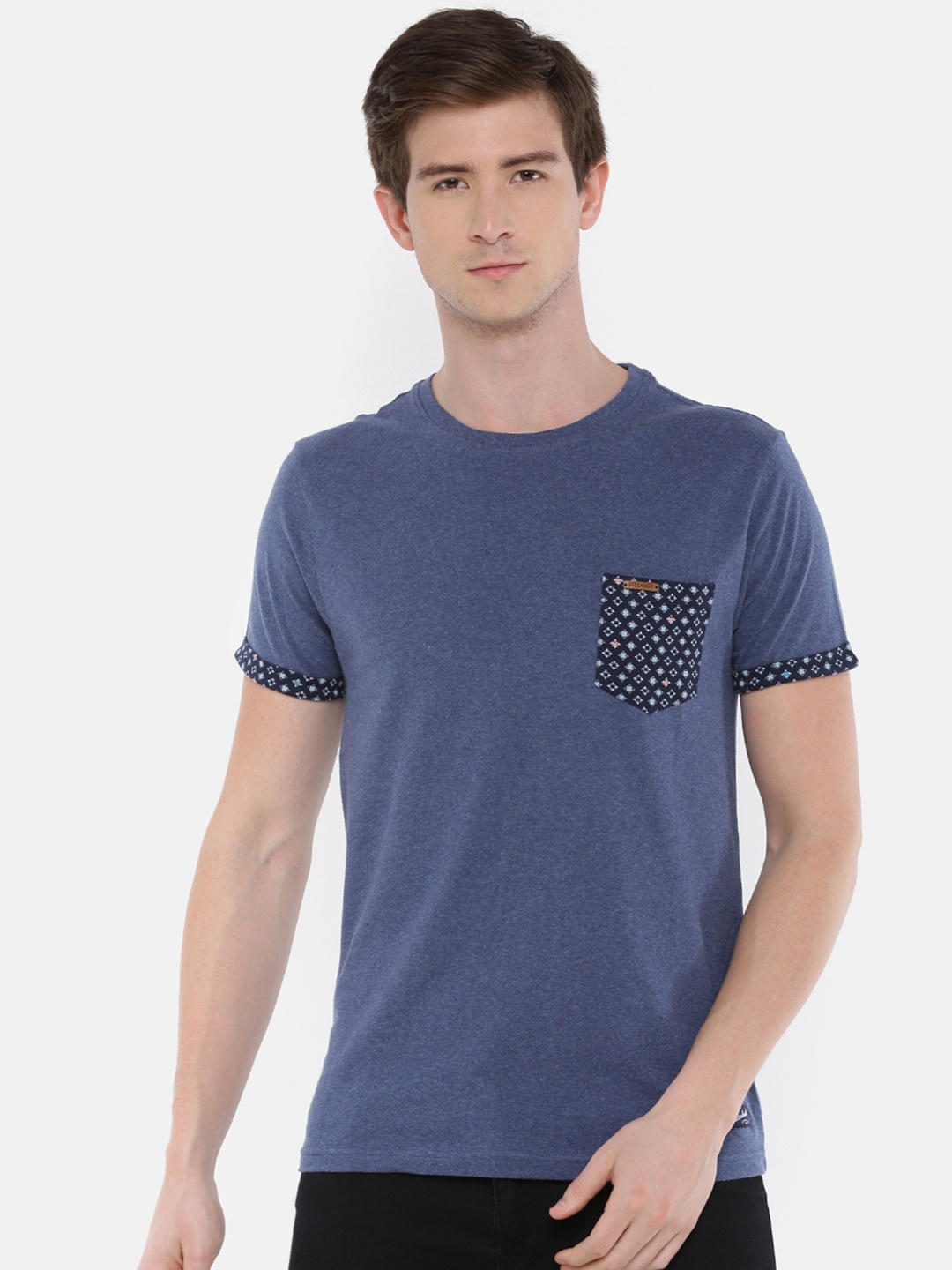 

Steenbok Men Navy Blue Solid Round Neck T-shirt