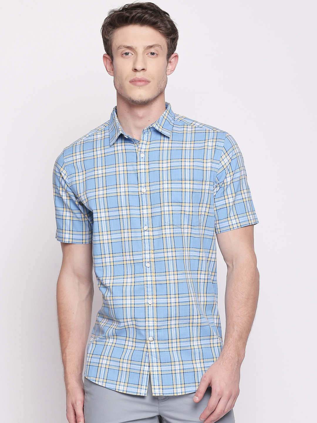 

BYFORD by Pantaloons Men Blue Regular Fit Checked Casual Shirt