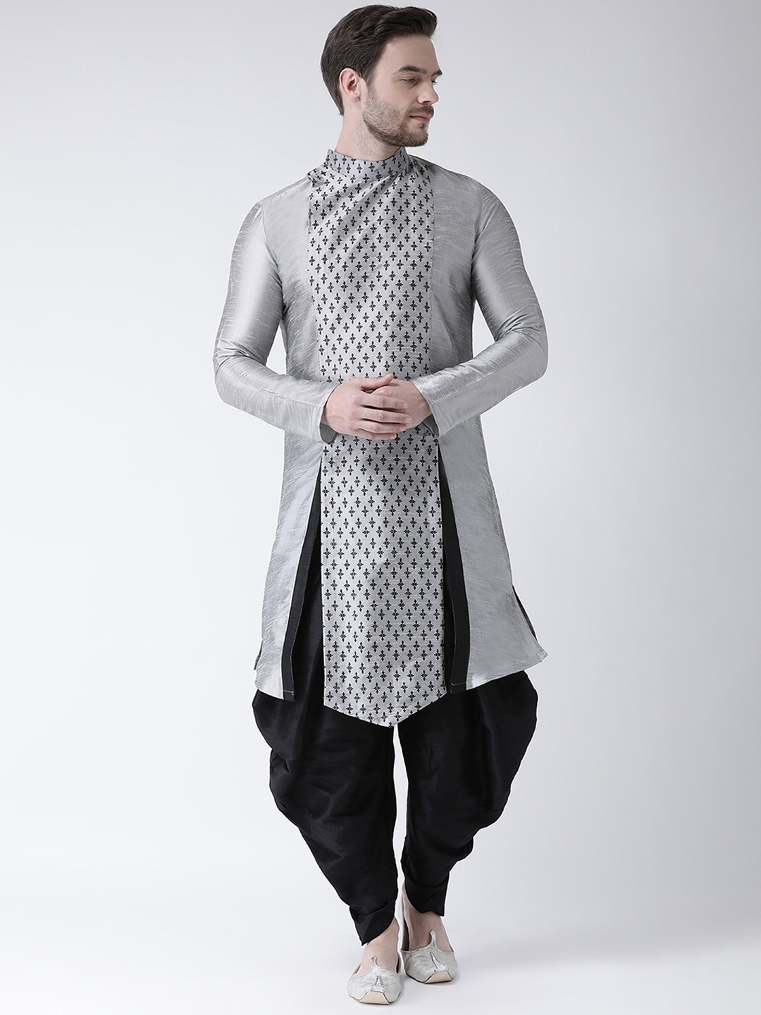 

DEYANN Men Silver-Coloured & Black Printed Kurta with Patiala