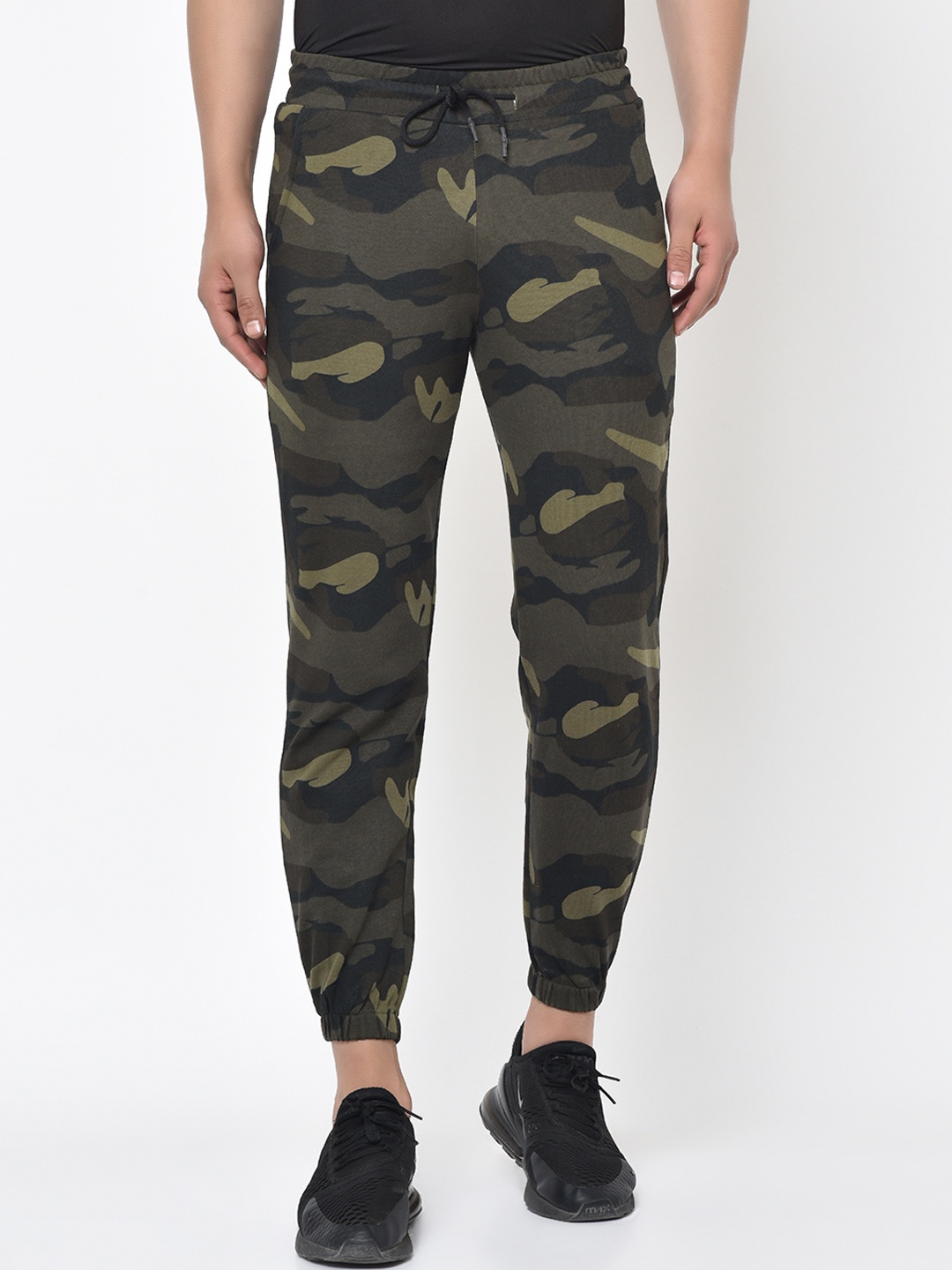 

Aesthetic Bodies Men Black Camouflage Printed Slim-Fit Joggers
