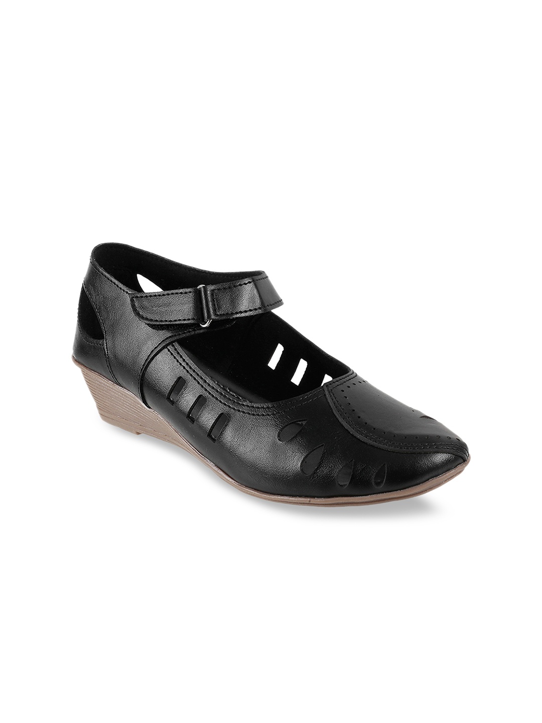 

WALKWAY by Metro Women Black Solid Pumps