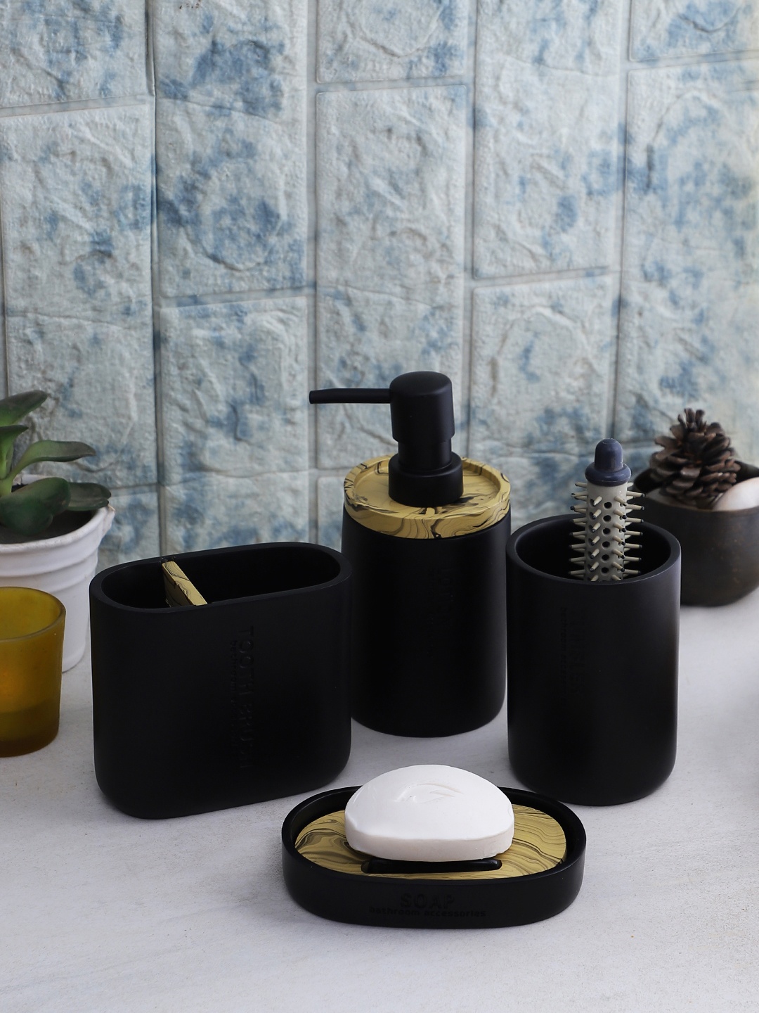 

Cortina 4-Piece Black Solid Resin Bathroom Accessories
