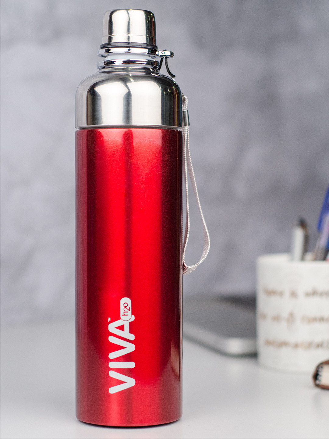 

VIVA h2o Unisex Red & Silver-Toned Stainless Steel Vacuum Insulated Water Bottle 500 ml