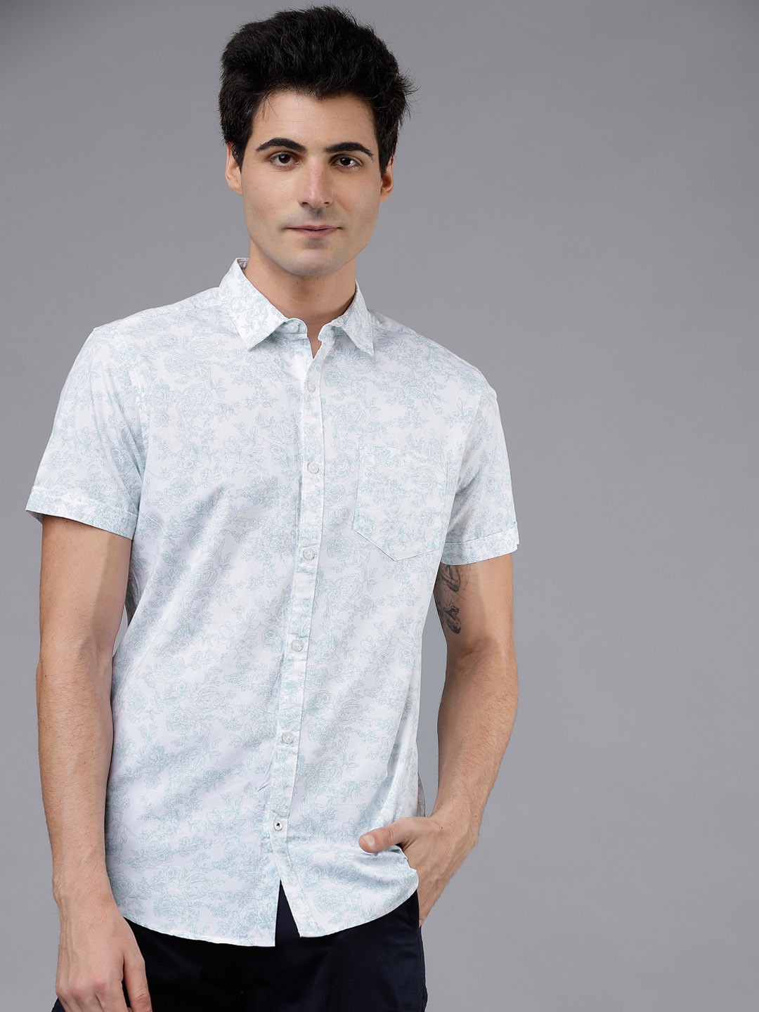 

HIGHLANDER Men White & Blue Slim Fit Printed Casual Shirt