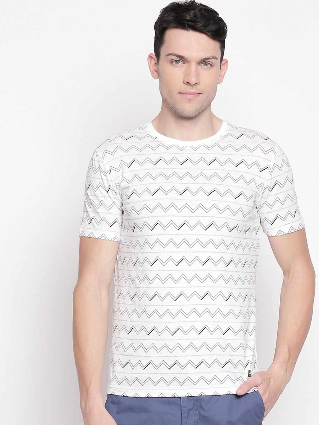 

Urban Ranger by pantaloons Men White Black Slim Fit Printed Round Neck Pure Cotton T-shirt