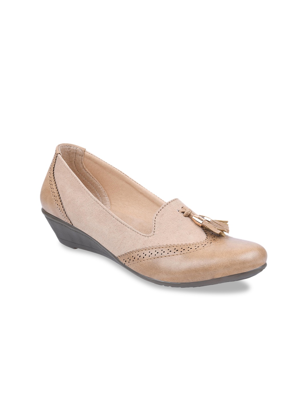

SALARIO Women Beige Textured Pumps