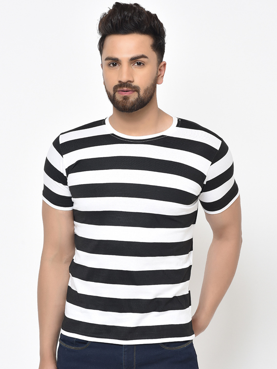 

Aesthetic Bodies Men White Striped Round Neck T-shirt