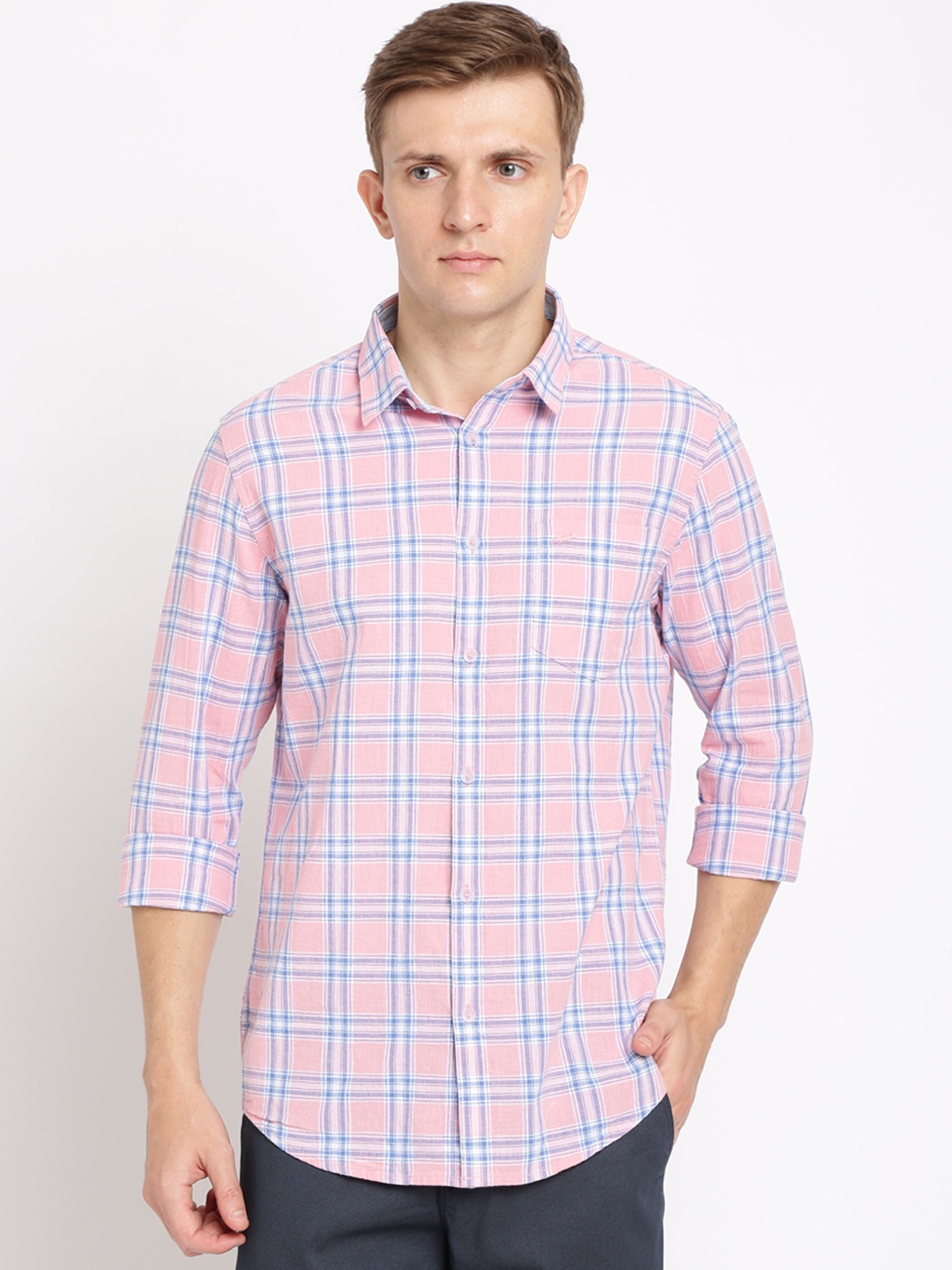 

Crocodile Men Pink & Blue Slim Fit Checked Casual Linen Shirt