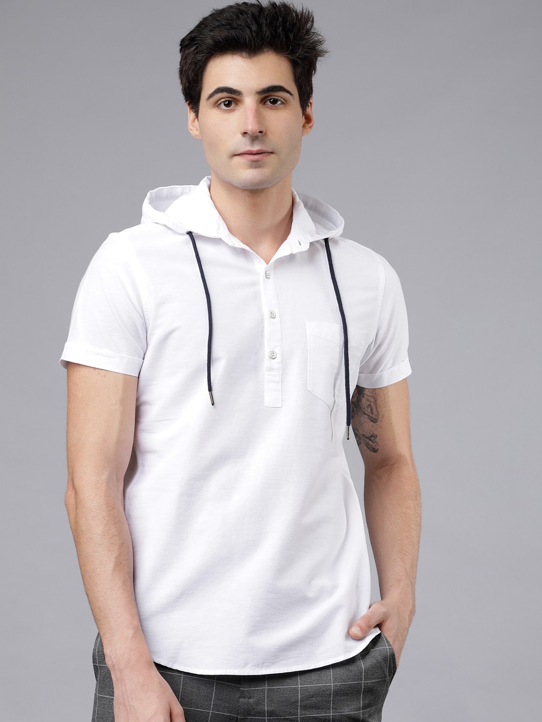 

LOCOMOTIVE Men White Slim Fit Solid Casual Shirt