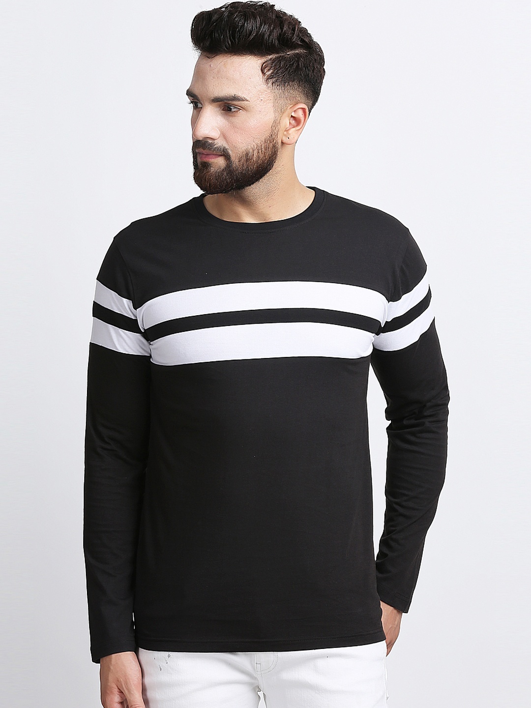 

Rodzen Men Black & White Striped Round Neck T-shirt