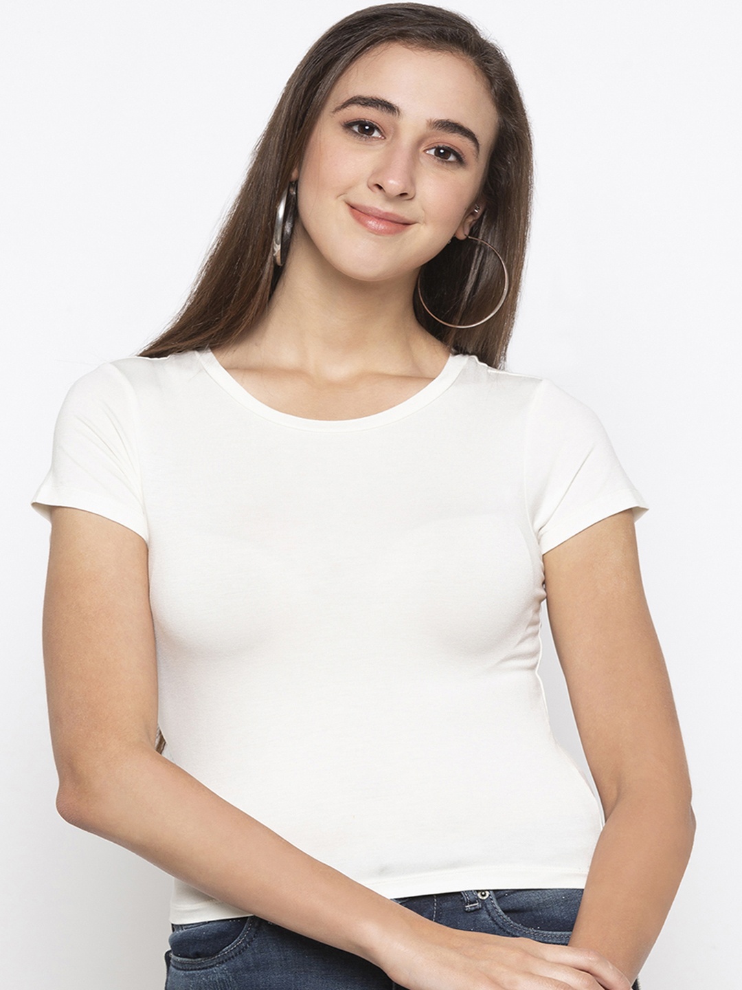 

Globus Women White Solid Round Neck T-shirt